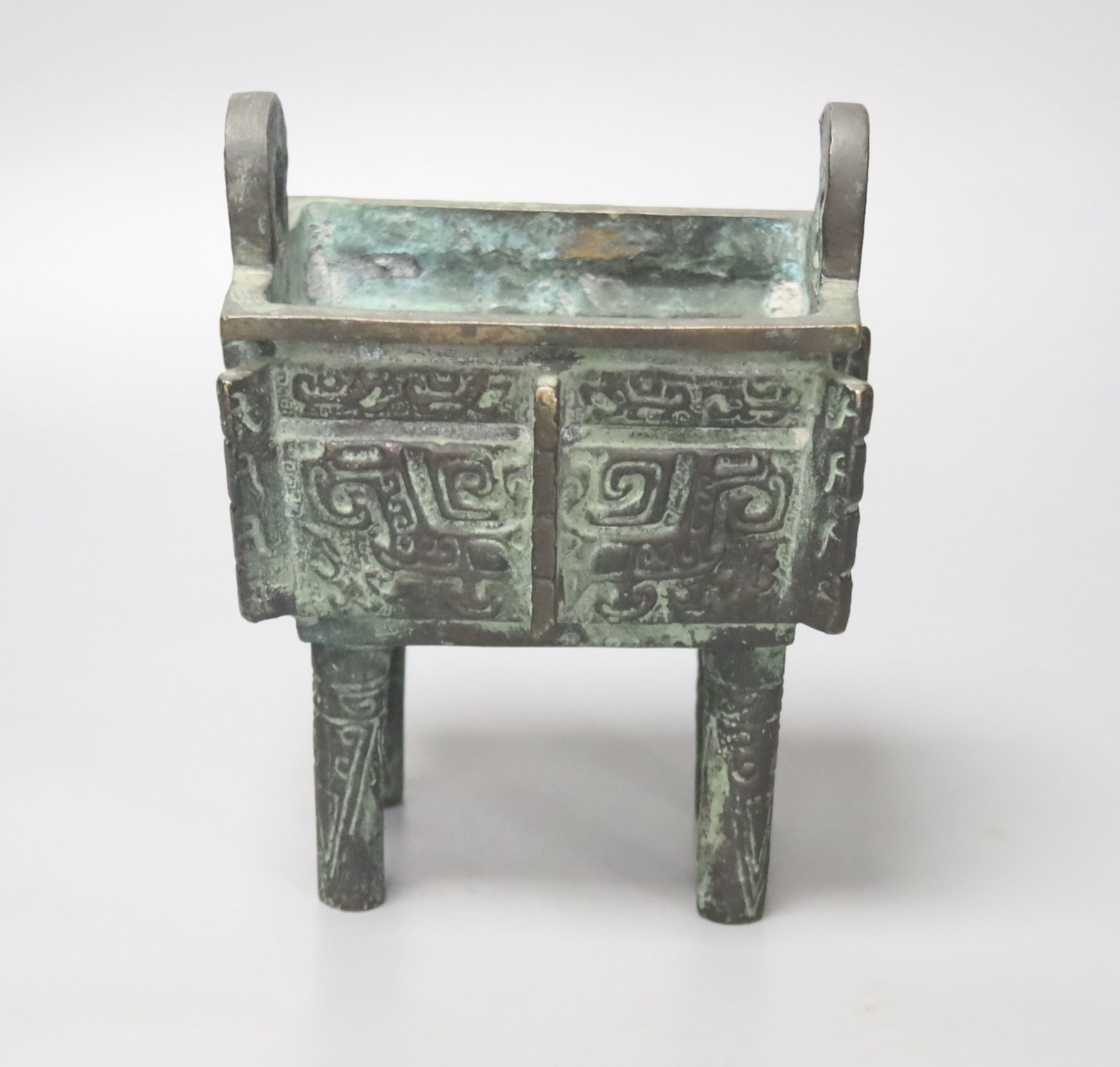 A Chinese archaistic bronze ritual food vessel, 12cm wide 9cm deep height 15cm